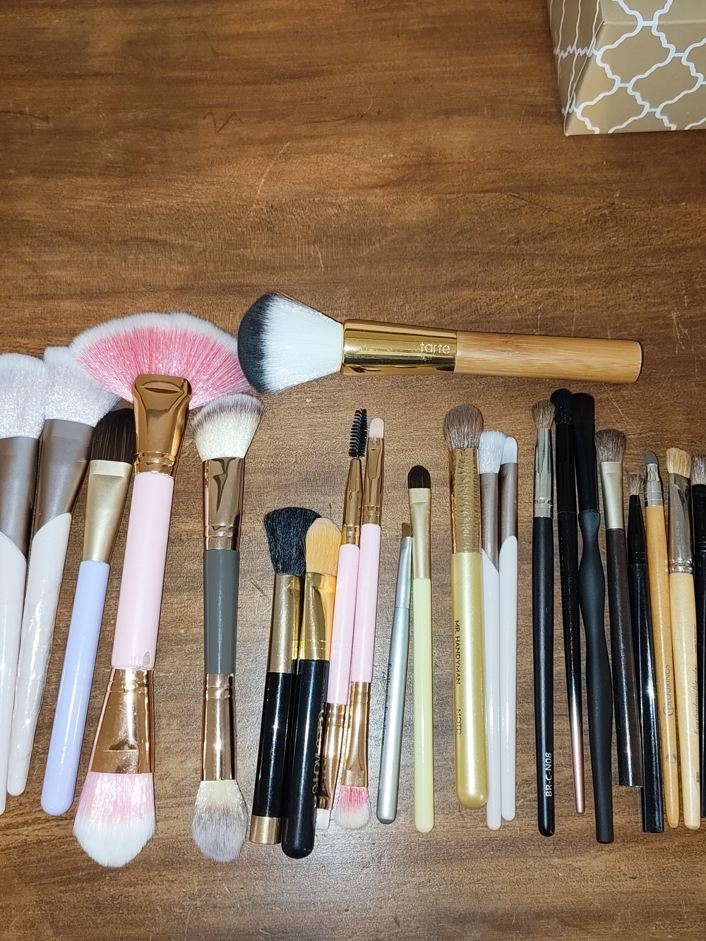Bundle Of Makeup Brushes - Like New